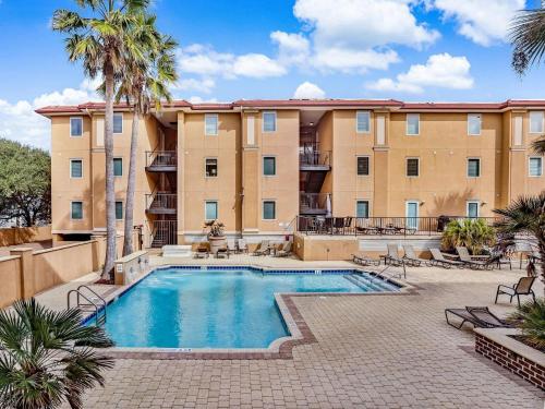New Listing! Pool Views Steps to Beach Restaurants Shopping & More! - image 40