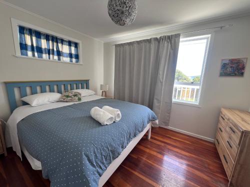 'Noni's House' Coastal Opononi Hokianga in โอโปโนนี