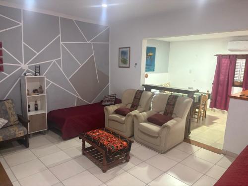 La Violeta Due, casa con jardín y cochera