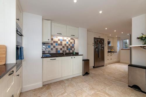 Konyha, Beach House Cottage - Milford Haven in Milford Haven