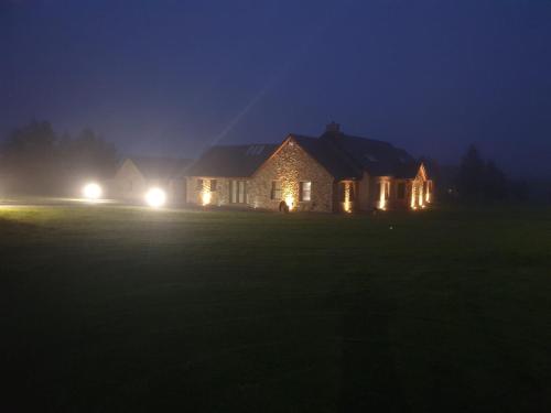 Central Stay-halfway between Killarney and Tralee in Kilnanare