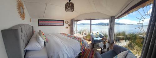 Titicaca Floating Lodge