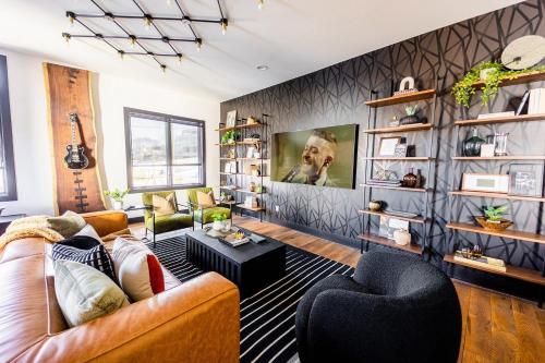 Two Lavish Gulch Homes - Mins to Broadway in Nashville, USA