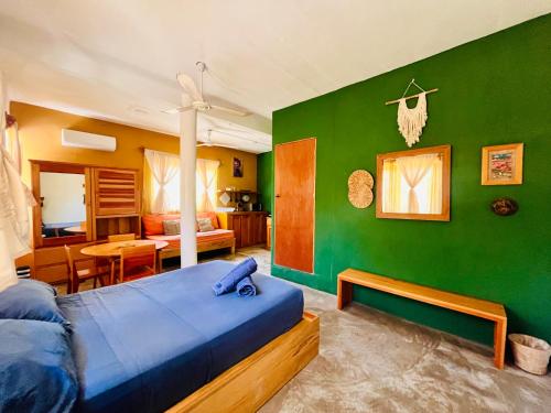 Costa Rentals Palmar & Wasi in เปอร์โต เอสคอนดิโด้