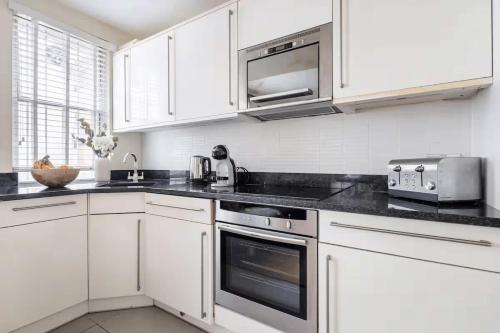 Portobello Charm | Heart of Notting Hill London 