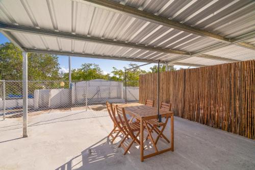 מתקני המלון, SunJoy Gateway Lux 2 bedroom House by PH in קרולינה