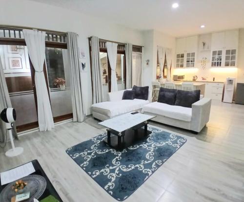 Vila Kuntum Bogor- 3BR Cozy House dekat Kuntum Farmfield – khách sạn tại Đông Bogor