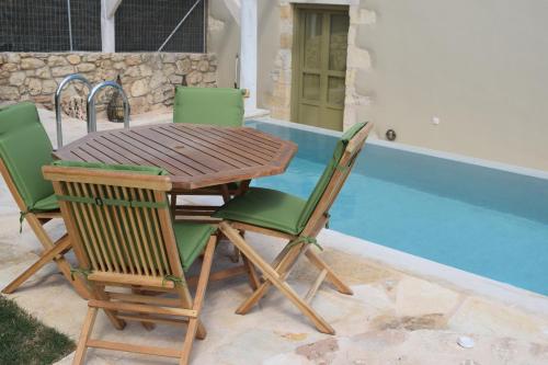 Facilities, Traditional Stonebuilt Villa Leonanto, only 5 Km from a Sandy Beach near Great View