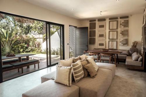 Enchanting 4BR VillaΔ Pool& RooftopΔPrime location in Tulum, Mexico