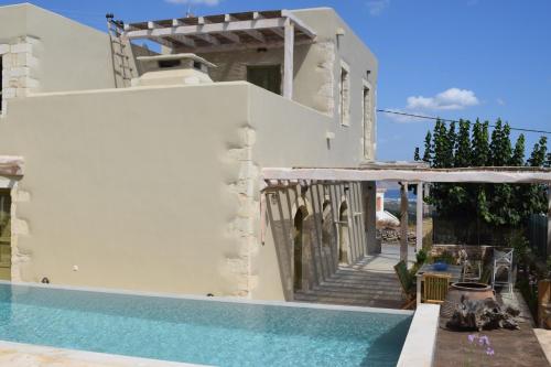 Traditional Stonebuilt Villa Leonanto, only 5 Km from a Sandy Beach