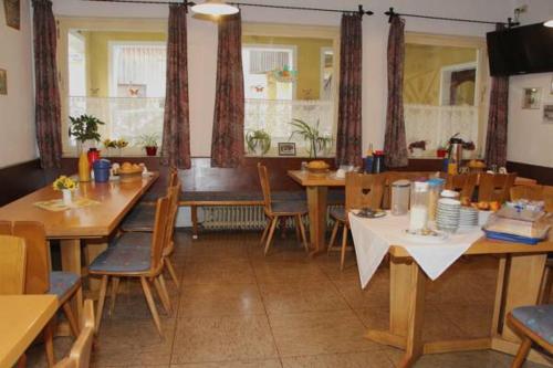 B&B Wiesau - Hotel Bayerischer Hof - Bed and Breakfast Wiesau