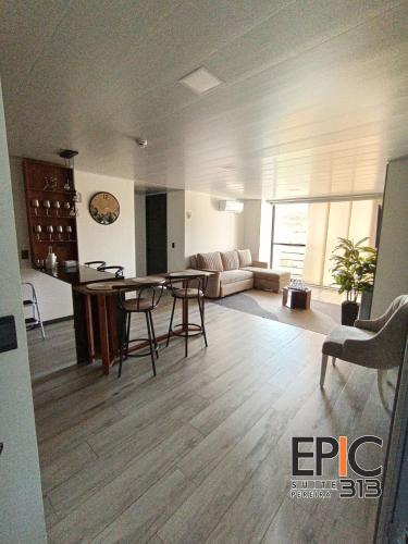 Epic Suite 313 Deluxe Airport Family 3H 10P in 올림피카