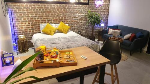 GARY Suite - Studio Cosy, Spa et jardin privatif à 4 min de Cambrai (GARY Suite - Studio Cosy, Spa et jardin privatif a 4 min de Cambrai) in คองเบร