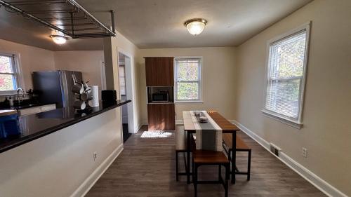 5BR 2 Bath Bath Near UMD and Metro to DC! in كوليج بارك