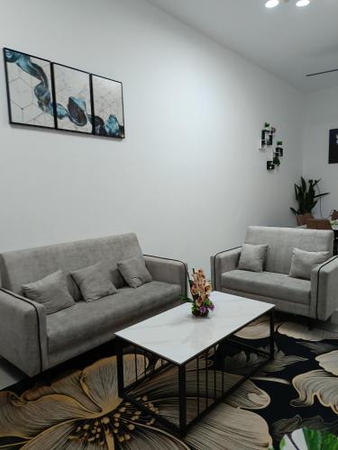 쿠알라 리피스 Inara Homestay 2성급 싱글룸 수영장