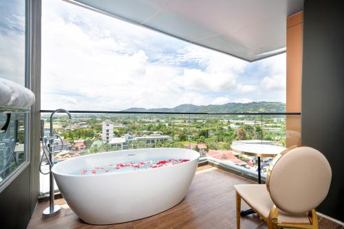 room detail thumbnail 1