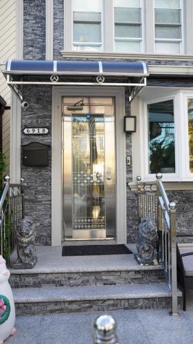 Vista exterior, Amazing private single family house in Queens