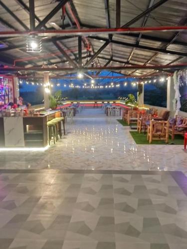 American Roadhouse Hotel and Restaurant in Guindulman
