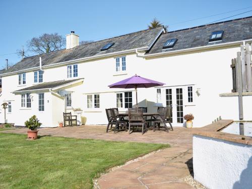 Hotelli välisilme, Well Cottage in Luxborough