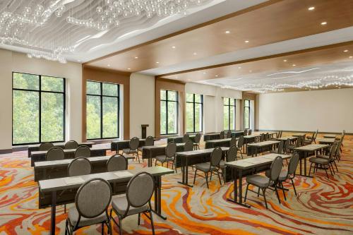Renaissance Atlanta Midtown Hotel - image 11
