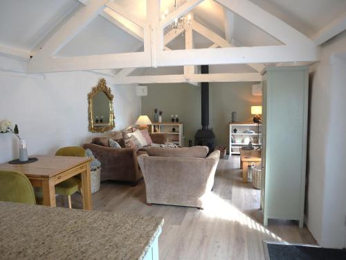 Lavender Barn - image 4