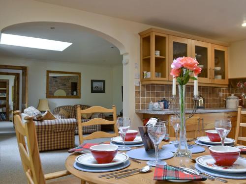 廚房, Old Stones in 格倫德文