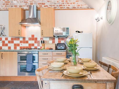 Exterior view, Kingfisher Oast in Hollingbourne