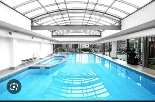 Penthouse Retreat in Heart ofCBD in Egyéb