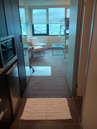 Cozy 1 Bed Apartment - 2 Min to Queen VIC Market in 其他地區