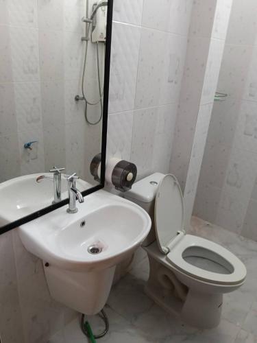 danghouse, Ban Chek (foto 6)