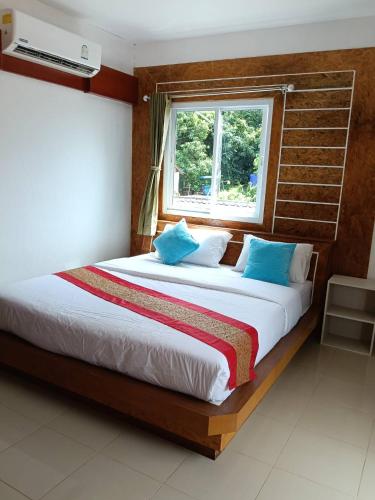 danghouse, Ban Chek (foto 7)