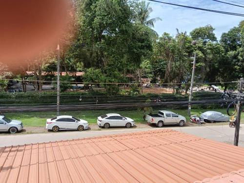 danghouse, Ban Chek (foto 4)