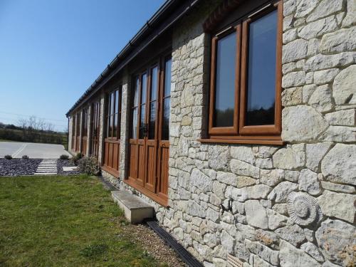 A szálláshely kívülről, Fossils End in Nottington