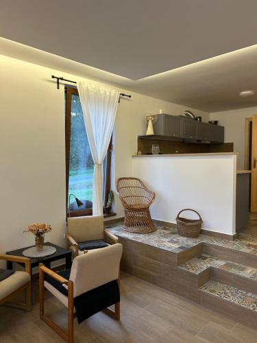 Létesítmények, Dům mezi loukami (Dum mezi loukami) in Snezne