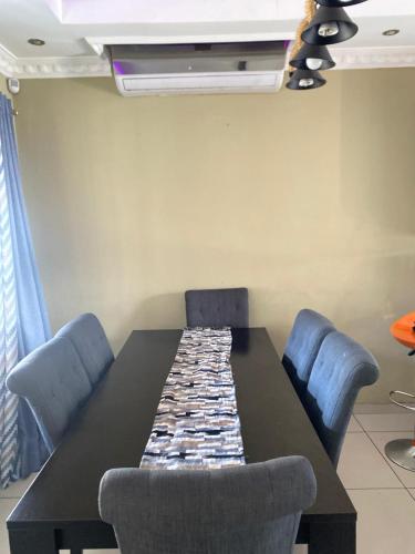 Home sweet Home in Newlands West