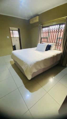 Home sweet Home in Newlands West