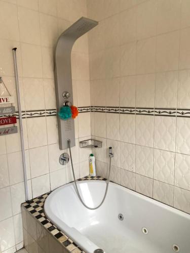 Home sweet Home in Newlands West