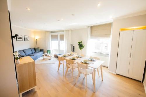 Prestige 70m2 Two-Bedroom Apartment - VW142A in Irisbuurt