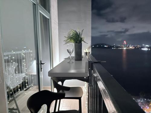 Balcony/terrace, Bay Suites Kota Kinabalu by LAXZONE in City Center