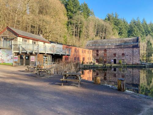 Létesítmények, Humbug House in Soudley