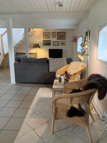 Stone house with direct access to Haraldsted Lake in 英斯特