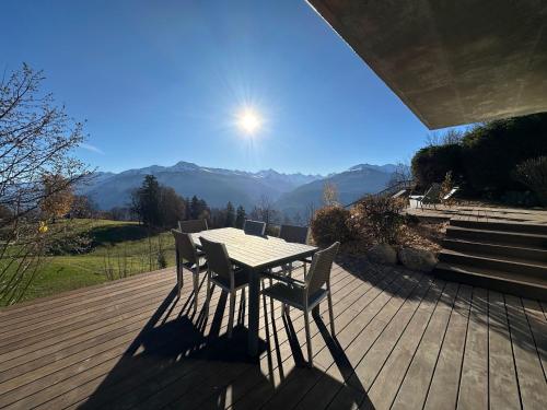ระเบียง/ชานเรือน, Mirador Lodge - Crans Montana - Swiss Alps in ร็องดอญ