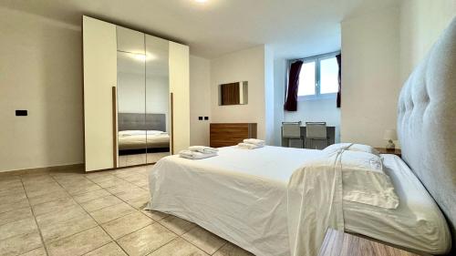 Fronte Mare Ampio Quadrilocale in Alassio