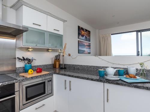 Kitchen, Sand Dunes in Bideford