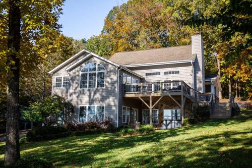 Dockside Dream – Your Perfect Waterfront Escape