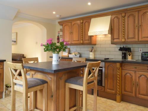 virtuve, Victoria House - Uk13380 in Llanstephan