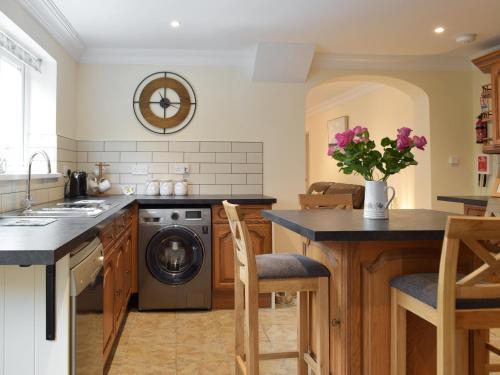 virtuve, Victoria House - Uk13380 in Llanstephan