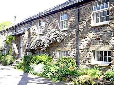 A szálláshely kívülről, 2 Farfield Cottages in Sedbergh