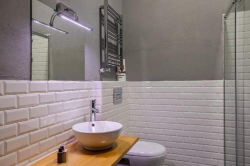 Grand Historic 3BD2Bath Galata Tower Pad! #408 - image 10