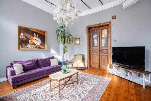 Grand Historic 3BD2Bath Galata Tower Pad! #408 - image 8